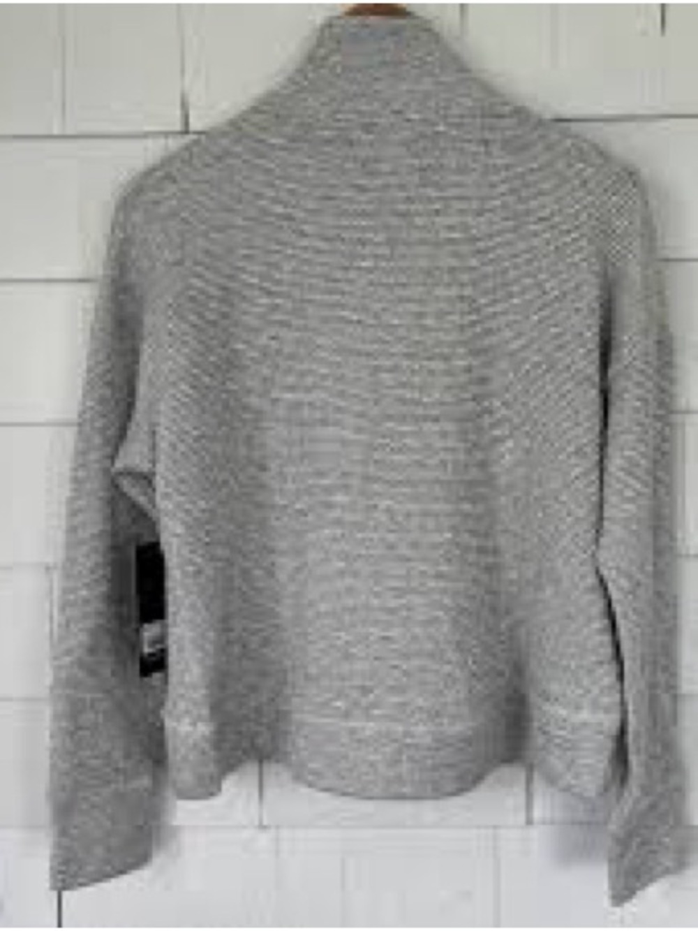 90 Degree by Reflex horizontal quilted pullover sweater in heather gray - Picture 3 of 3